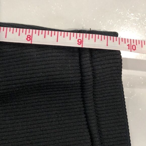 Under Armour Performance Football Shorts Sz. L - Picture 8 of 8